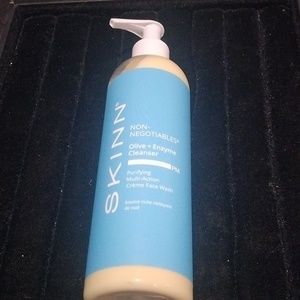 SKINN NoN Negotiable Olive and oil enzyme
